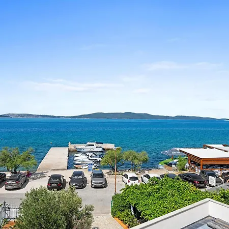 Apartman Amazing In With Wifi Brodarica (Sibenik-Knin)
