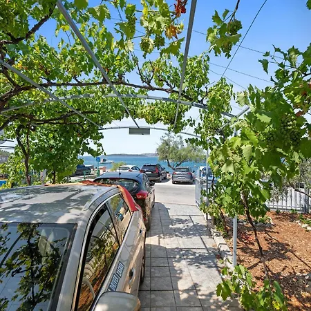 Amazing In With Wifi Apartment Brodarica (Sibenik-Knin)