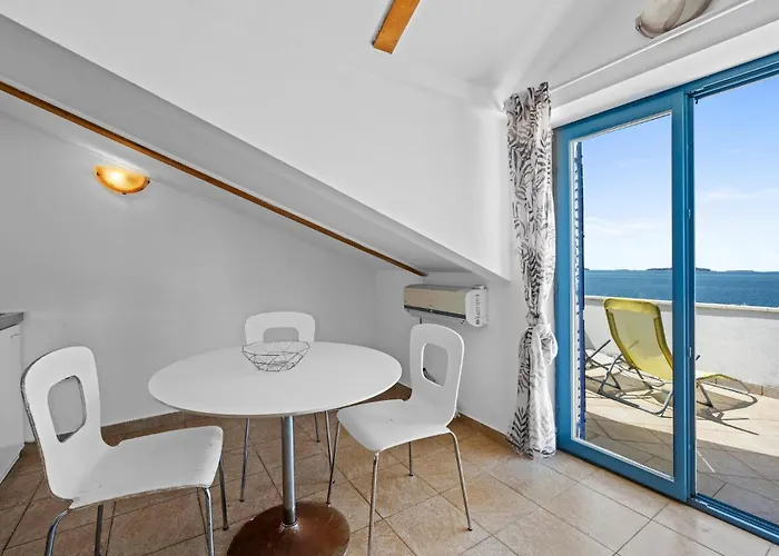 1 Bedroom Stunning In Appartement Brodarica (Sibenik-Knin)