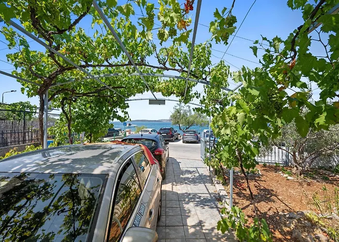 1 Bedroom Stunning In Appartement Brodarica (Sibenik-Knin)