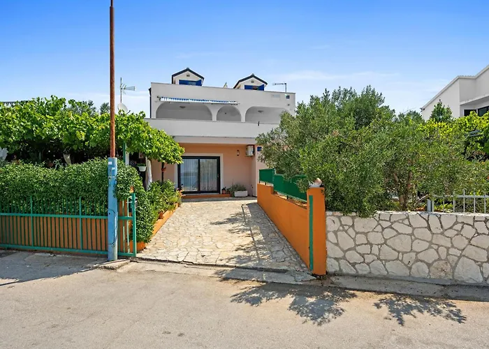 1 Bedroom Stunning In Appartement *